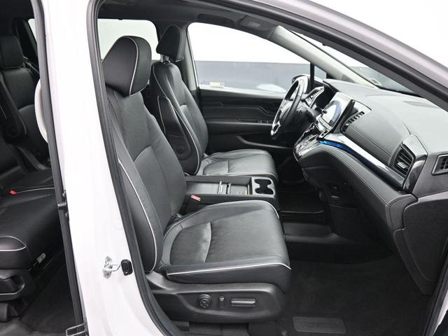Photo of 2023 Platinum White Pearl Honda Odyssey
