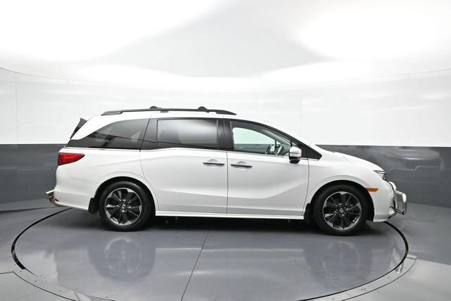 Photo of 2023 Platinum White Pearl Honda Odyssey
