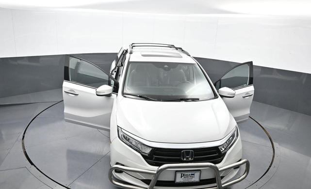 Photo of 2023 Platinum White Pearl Honda Odyssey