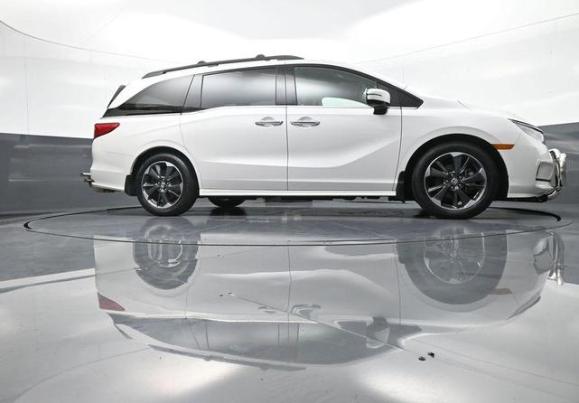 Photo of 2023 Platinum White Pearl Honda Odyssey