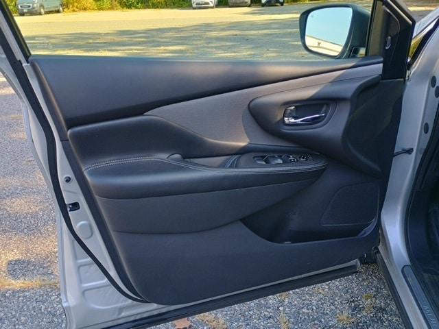 Photo of 2023 Brilliant Silver Metallic Nissan Murano