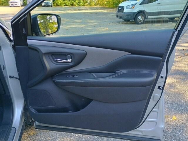 Photo of 2023 Brilliant Silver Metallic Nissan Murano