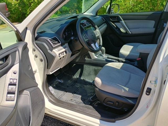 Photo of 2018 Crystal White Pearl Subaru Forester