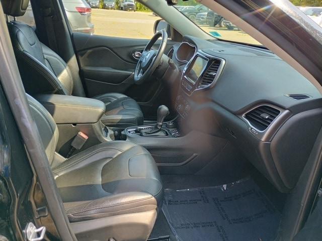 Photo of 2019 Diamond Black Jeep Cherokee
