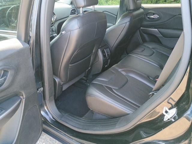 Photo of 2019 Diamond Black Jeep Cherokee