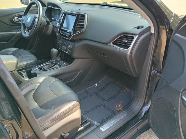 Photo of 2019 Diamond Black Jeep Cherokee