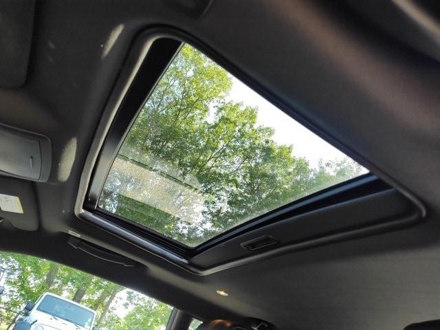 Photo of 2017 Pitch Black Clearcoat Dodge Challenger