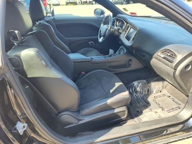 Photo of 2017 Pitch Black Clearcoat Dodge Challenger