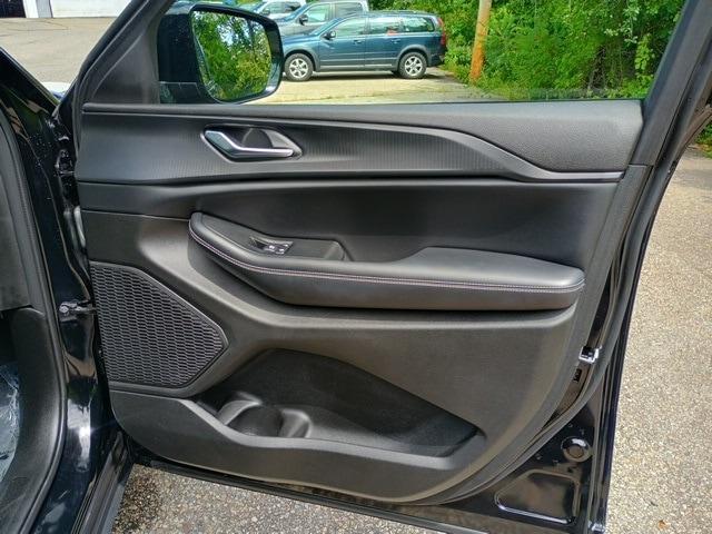 Photo of 2023 Diamond Black Jeep Grand Cherokee