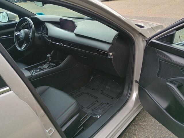 Photo of 2023 Platinum Quartz Metallic Mazda Mazda3