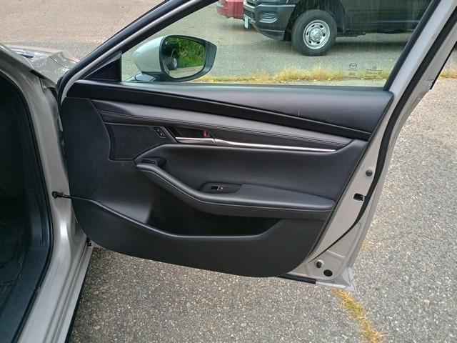 Photo of 2023 Platinum Quartz Metallic Mazda Mazda3
