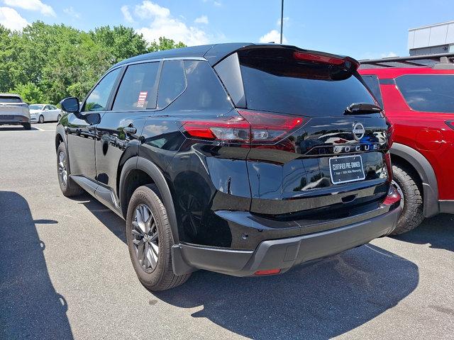 Photo of 2024 Black Nissan Rogue