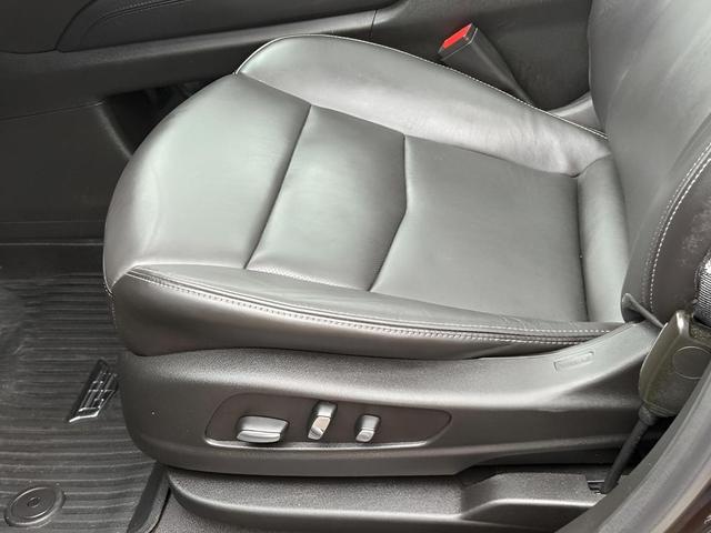 Photo of 2023 Stellar Black Metallic Cadillac XT6