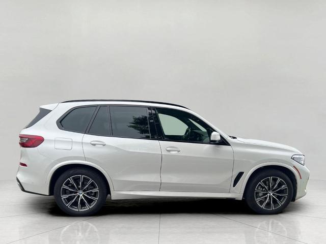 Photo of 2019 Mineral White Metallic BMW X5