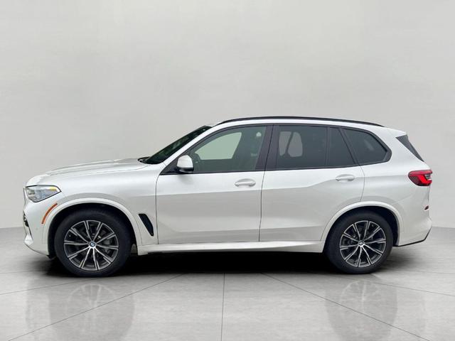 Photo of 2019 Mineral White Metallic BMW X5