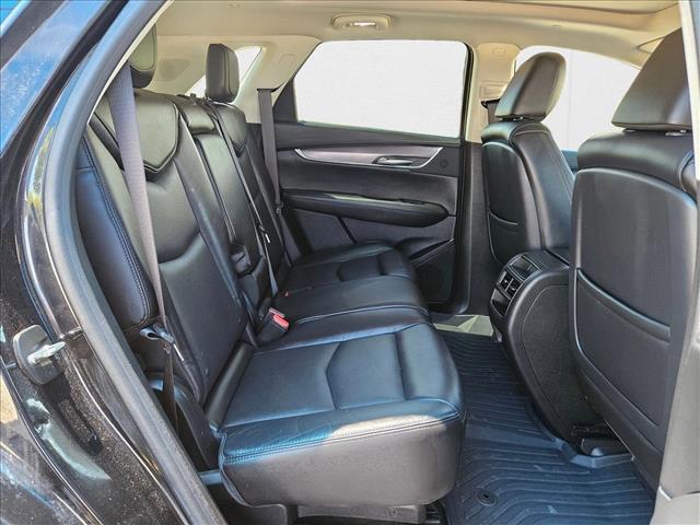 Photo of 2017 Stellar Black Metallic Cadillac XT5