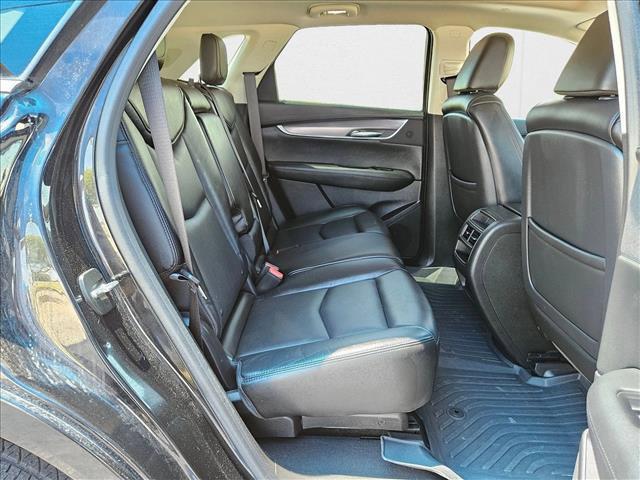 Photo of 2017 Stellar Black Metallic Cadillac XT5