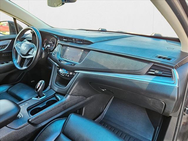 Photo of 2017 Stellar Black Metallic Cadillac XT5