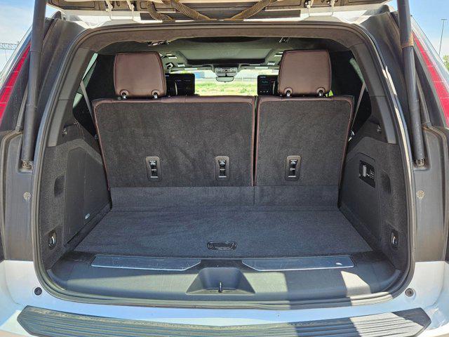 Photo of 2022 Crystal White Tricoat Cadillac Escalade