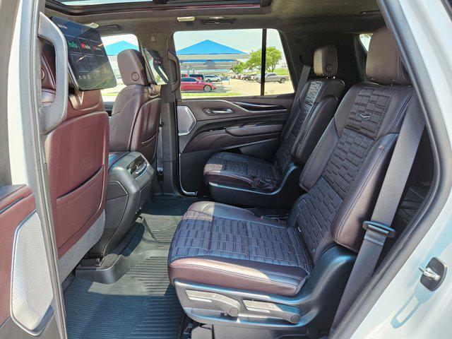 Photo of 2022 Crystal White Tricoat Cadillac Escalade