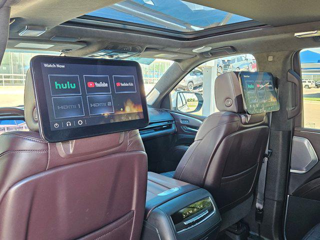 Photo of 2022 Crystal White Tricoat Cadillac Escalade