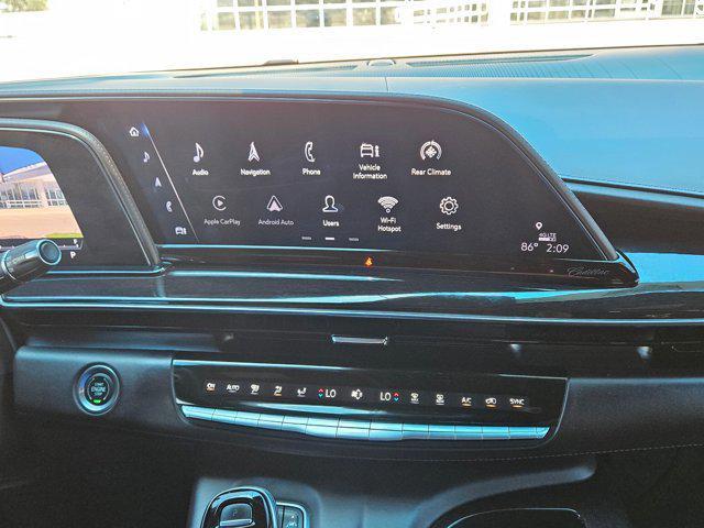 Photo of 2022 Crystal White Tricoat Cadillac Escalade