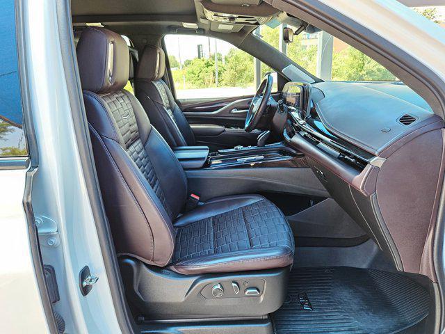 Photo of 2022 Crystal White Tricoat Cadillac Escalade