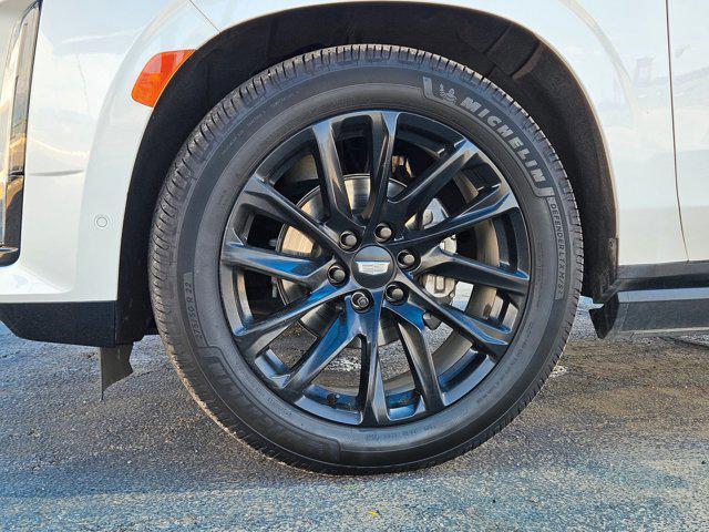 Photo of 2022 Crystal White Tricoat Cadillac Escalade