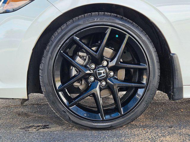 Photo of 2023 Platinum White Pearl Honda Civic