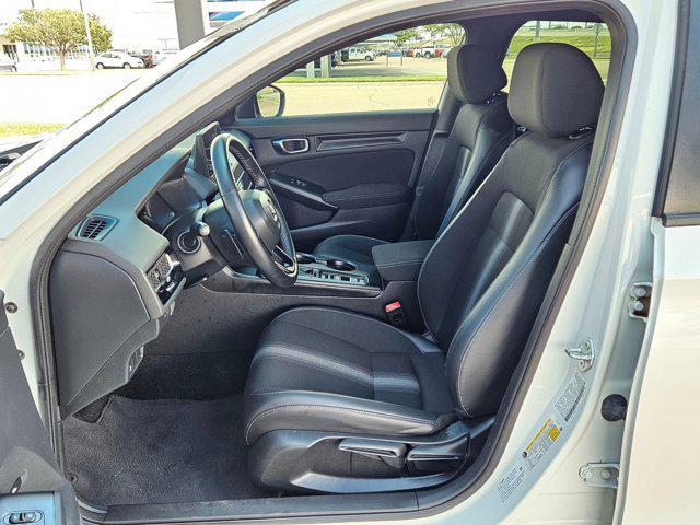 Photo of 2023 Platinum White Pearl Honda Civic