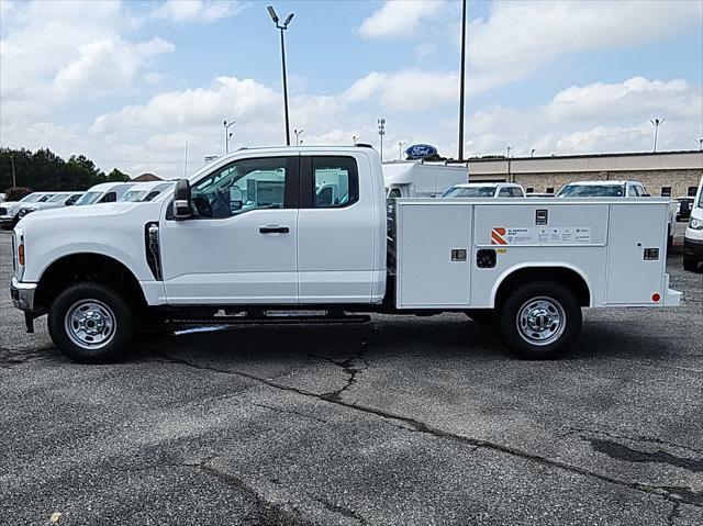 Photo of 2025 Oxford White Ford F-250