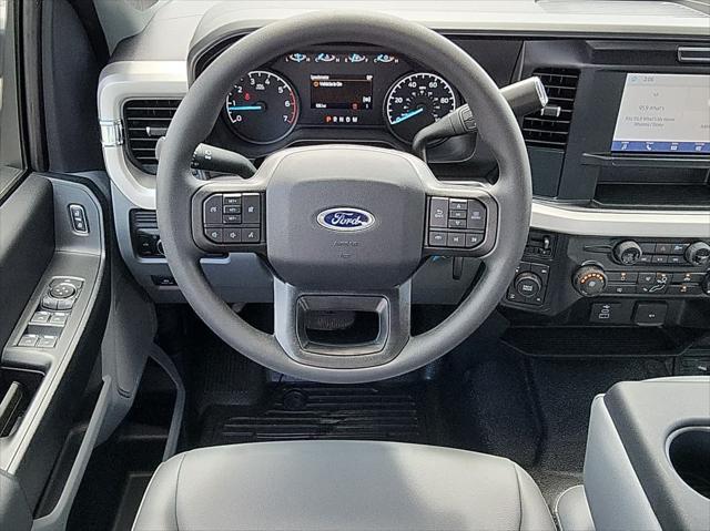 Photo of 2025 Oxford White Ford F-250