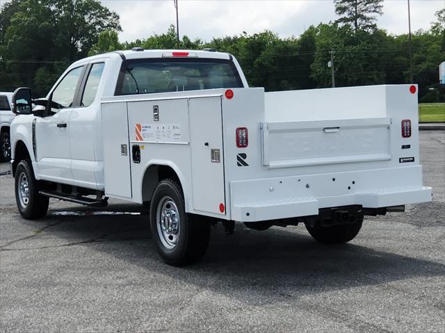 Photo of 2025 Oxford White Ford F-250