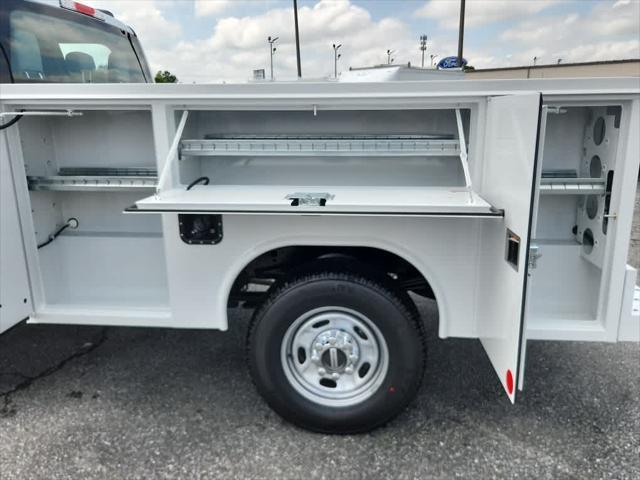 Photo of 2025 Oxford White Ford F-250