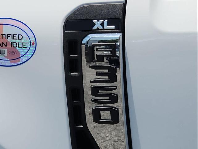 Photo of 2025 Oxford White Ford F-350