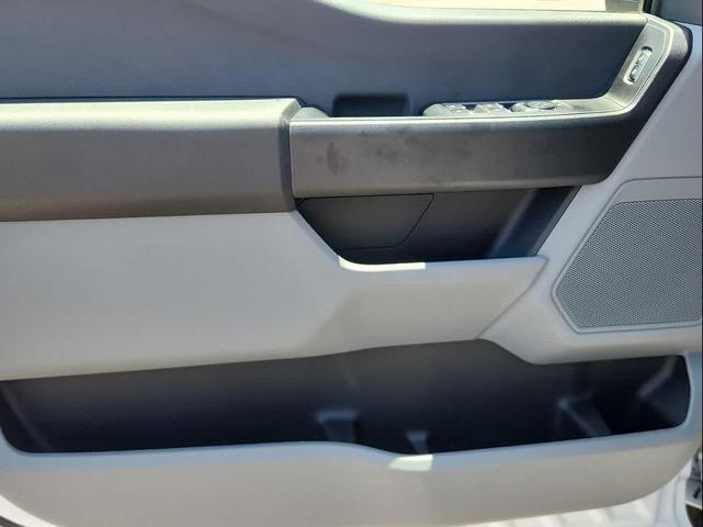 Photo of 2025 Oxford White Ford F-350