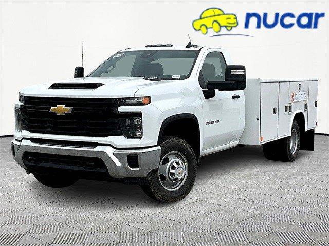 Photo of 2025 White Chevrolet Silverado 3500