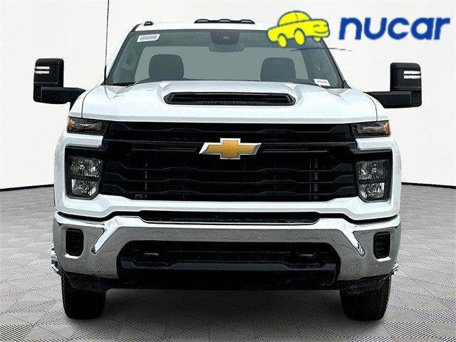 Photo of 2025 White Chevrolet Silverado 3500