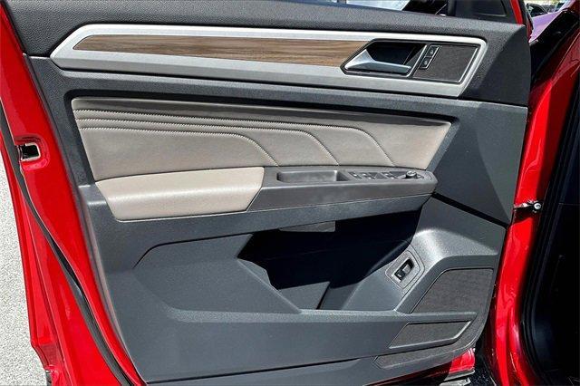 Photo of 2022 Aurora Red Metallic Volkswagen Atlas