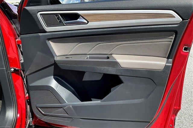 Photo of 2022 Aurora Red Metallic Volkswagen Atlas