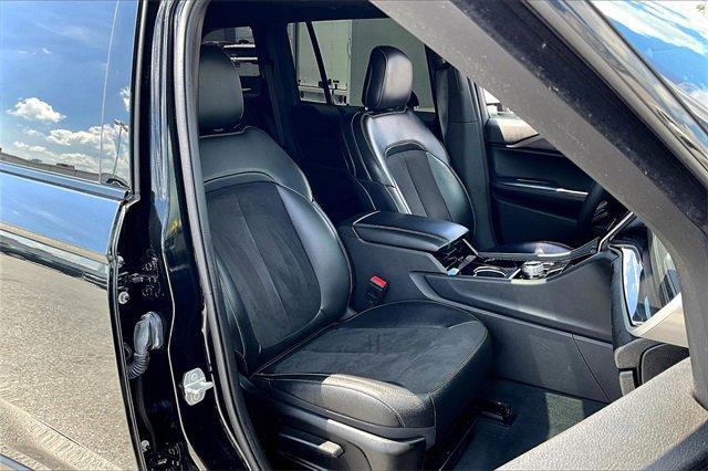 Photo of 2023 Diamond Black Jeep Grand Cherokee