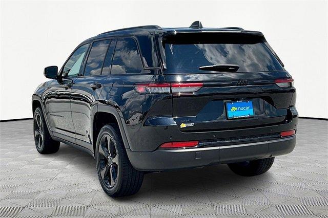 Photo of 2023 Diamond Black Jeep Grand Cherokee