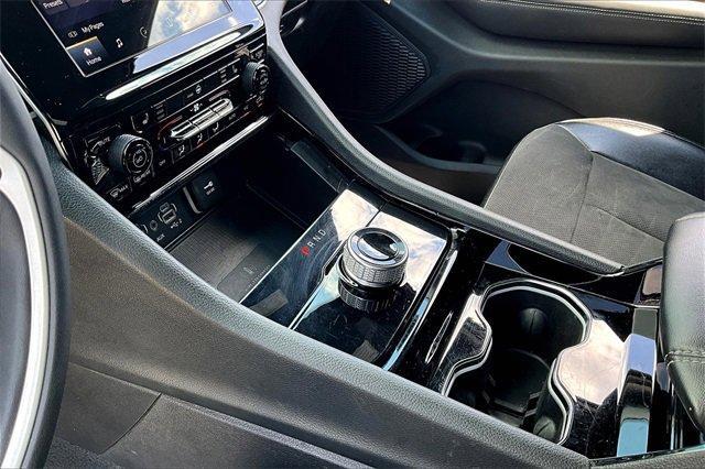 Photo of 2023 Diamond Black Jeep Grand Cherokee