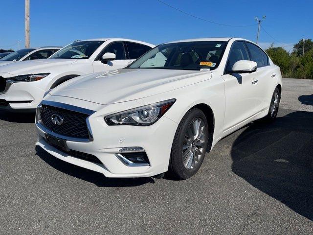 Photo of 2023 Pure White INFINITI Q50