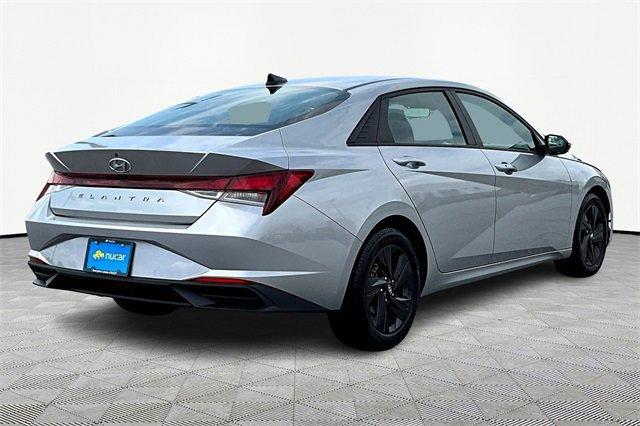 Photo of 2022 Shimmering Silver Pearl Hyundai ELANTRA