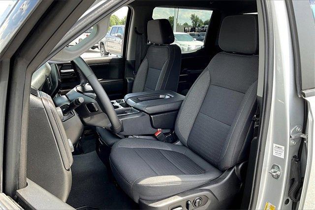 Photo of 2022 Silver Ice Metallic Chevrolet Silverado 1500 Limited