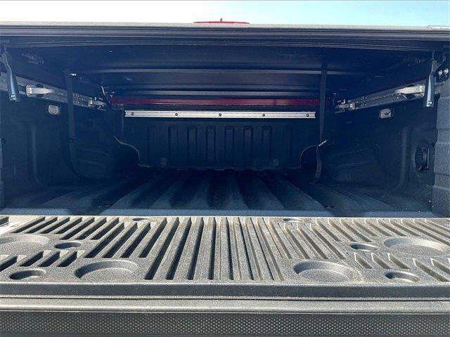 Photo of 2022 Cardinal Red Nissan Frontier