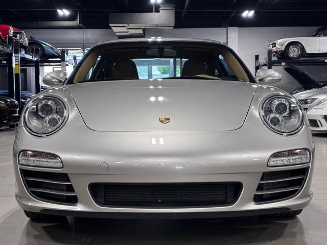 Photo of 2011 Platinum Silver Metallic Porsche 911