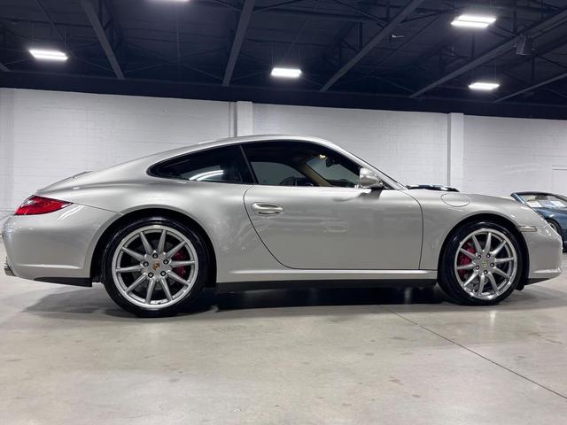 Photo of 2011 Platinum Silver Metallic Porsche 911