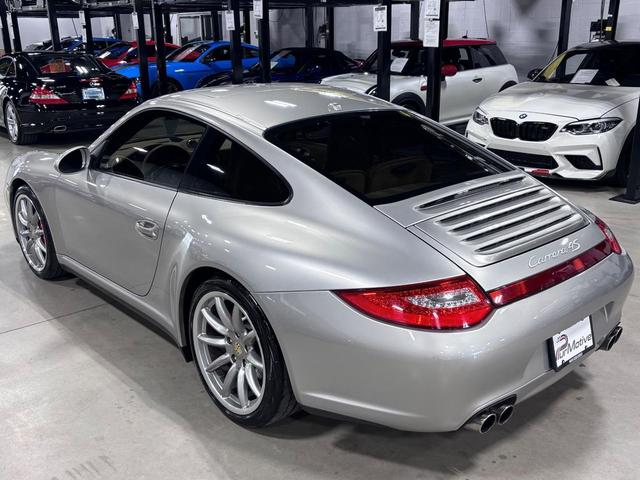 Photo of 2011 Platinum Silver Metallic Porsche 911